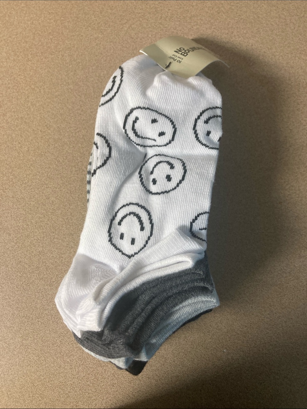 No Boundaries White low cut  Socks with Black Smiley Pattern 10 pack